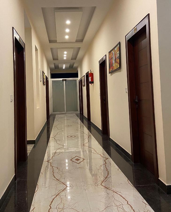 Hotel Tulsi Villa Dehradun Exteriör bild